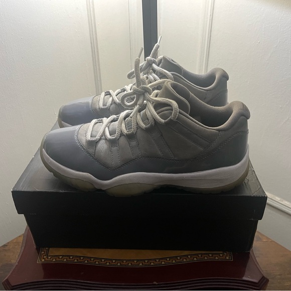 Air Jordan 11 Low - COOL GREY (2018) - Picture 3 of 11